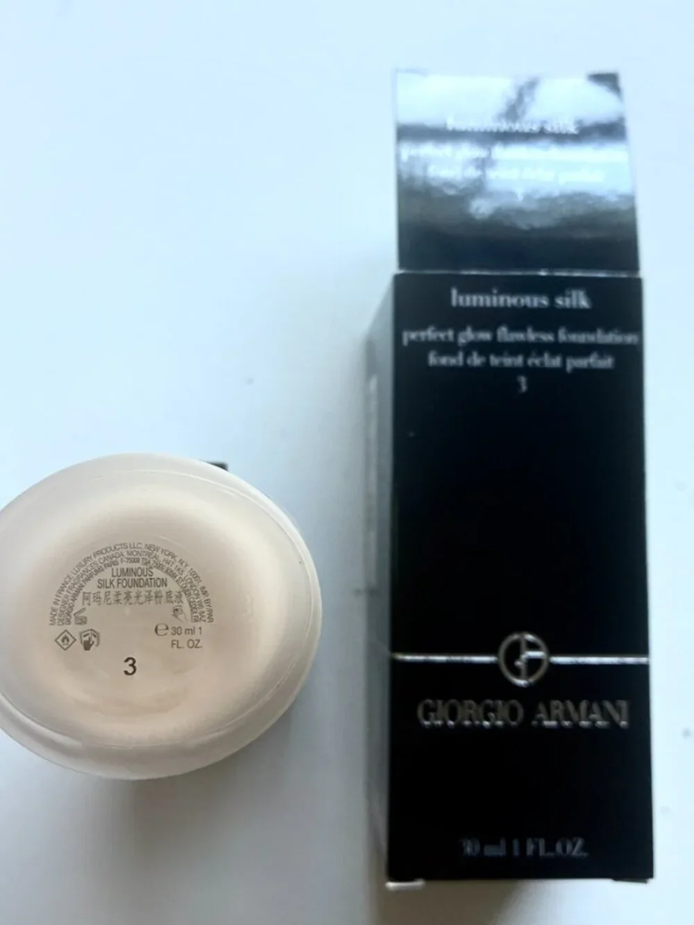Original formula Giorgio Armani Luminous Silk foundation - Shade 3